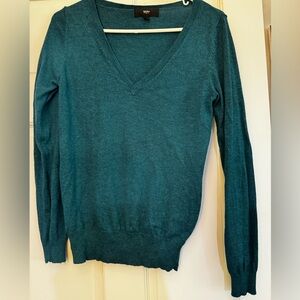 Mossimo green vneck sweater. Size medium.